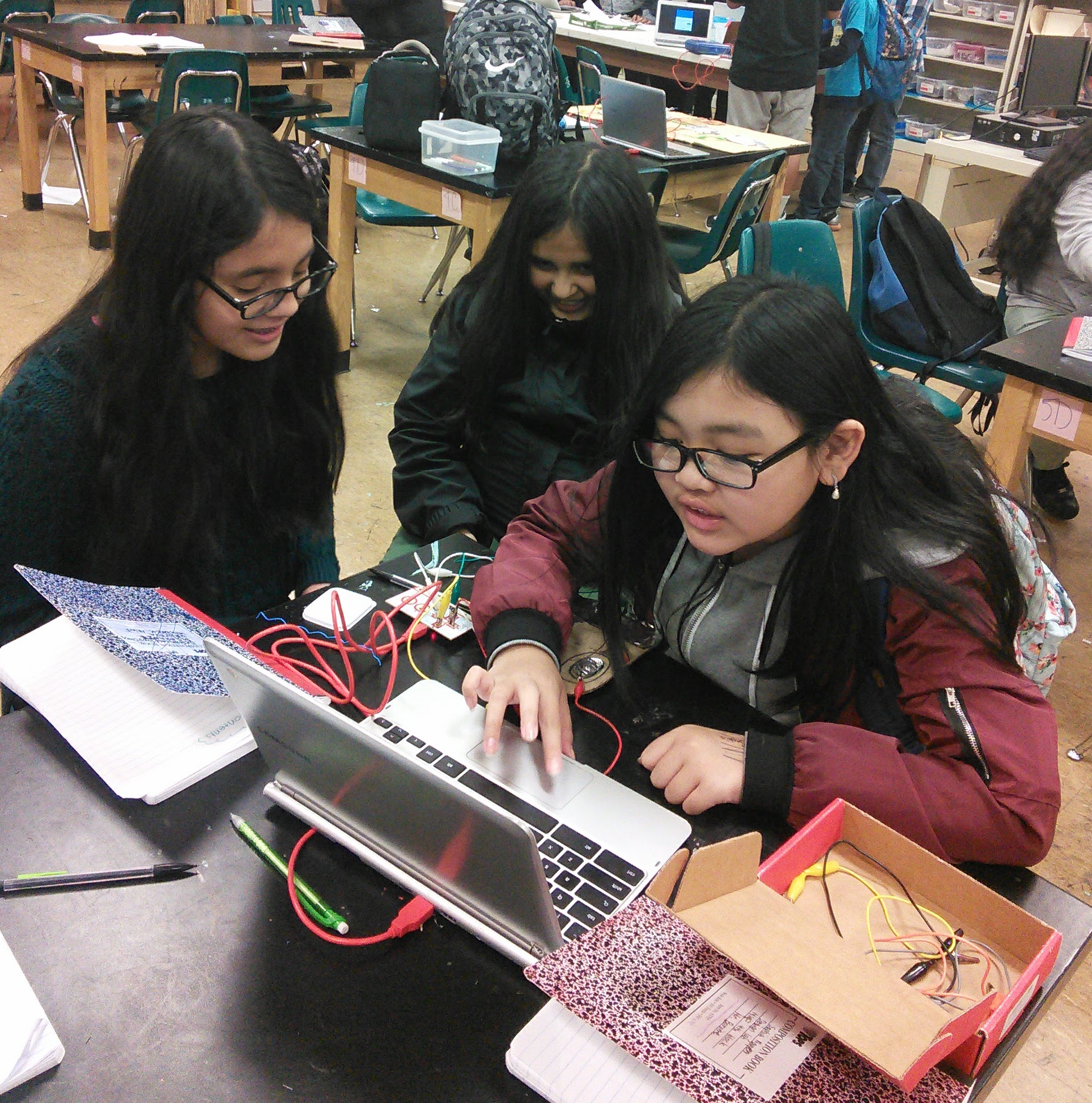 Students working in the CREATE Studio at Roosevelt Middle School in Oakland, CA