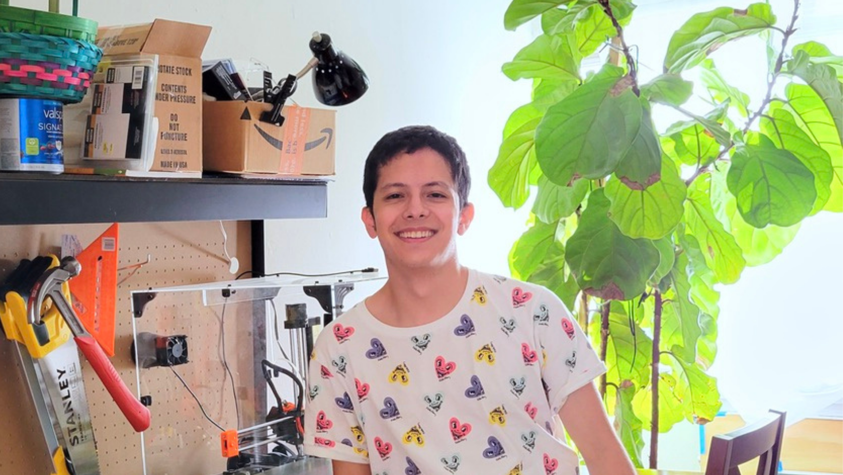 Meet Donaldo Almazan – Artist and Engineer Designing Maker Ed’s Online Community